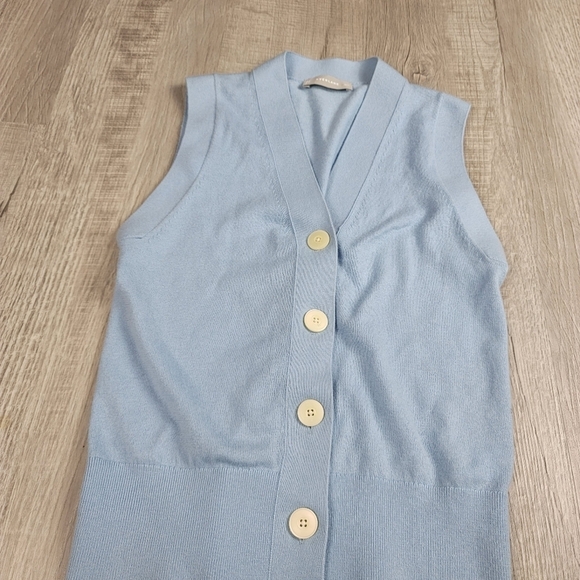 The Cotton–Merino Sweater Vest Steel Blue - Picture 5 of 9